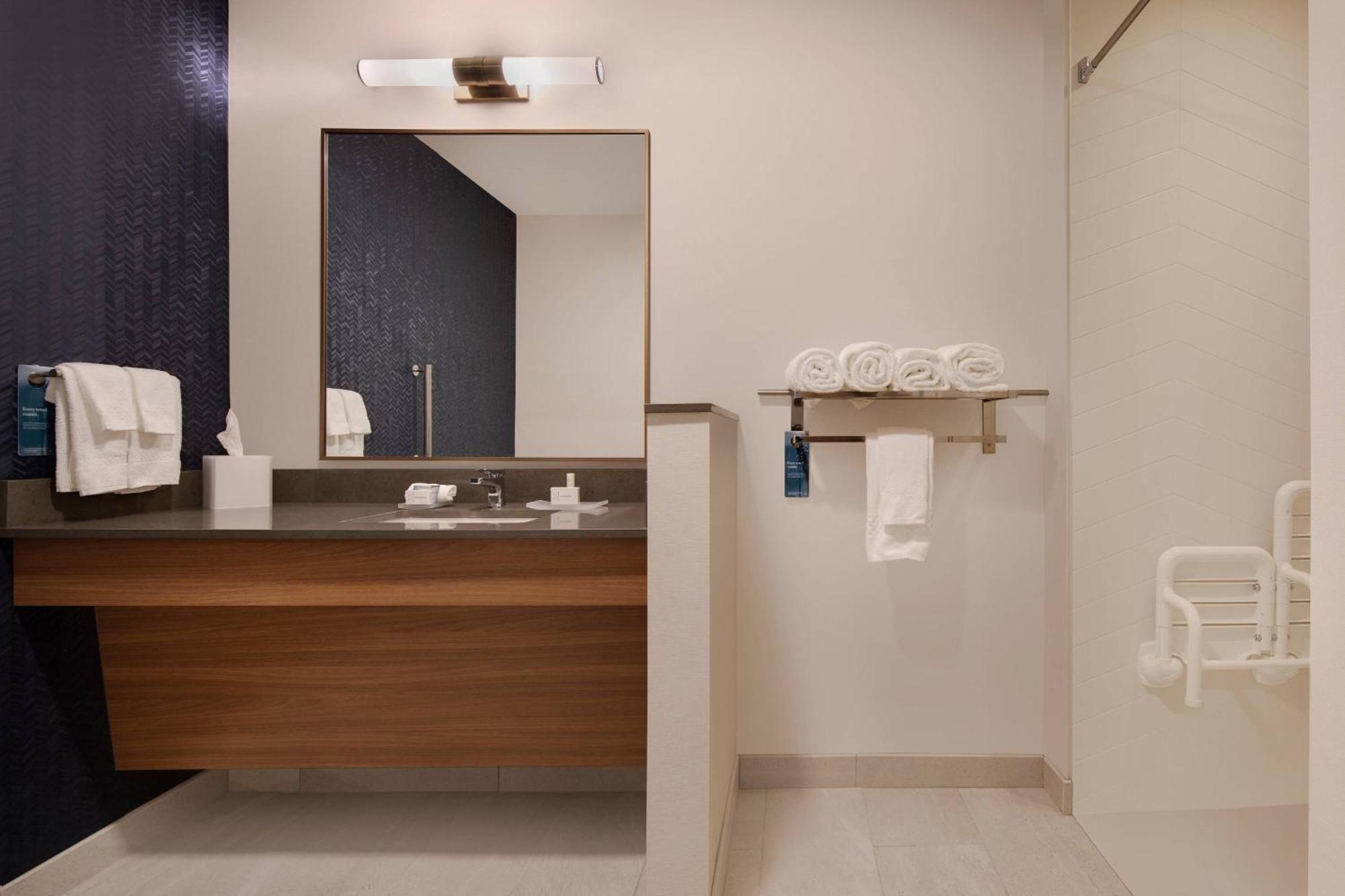 Fairfield Inn & Suites By Marriott Tampa Уесли Чапел Екстериор снимка