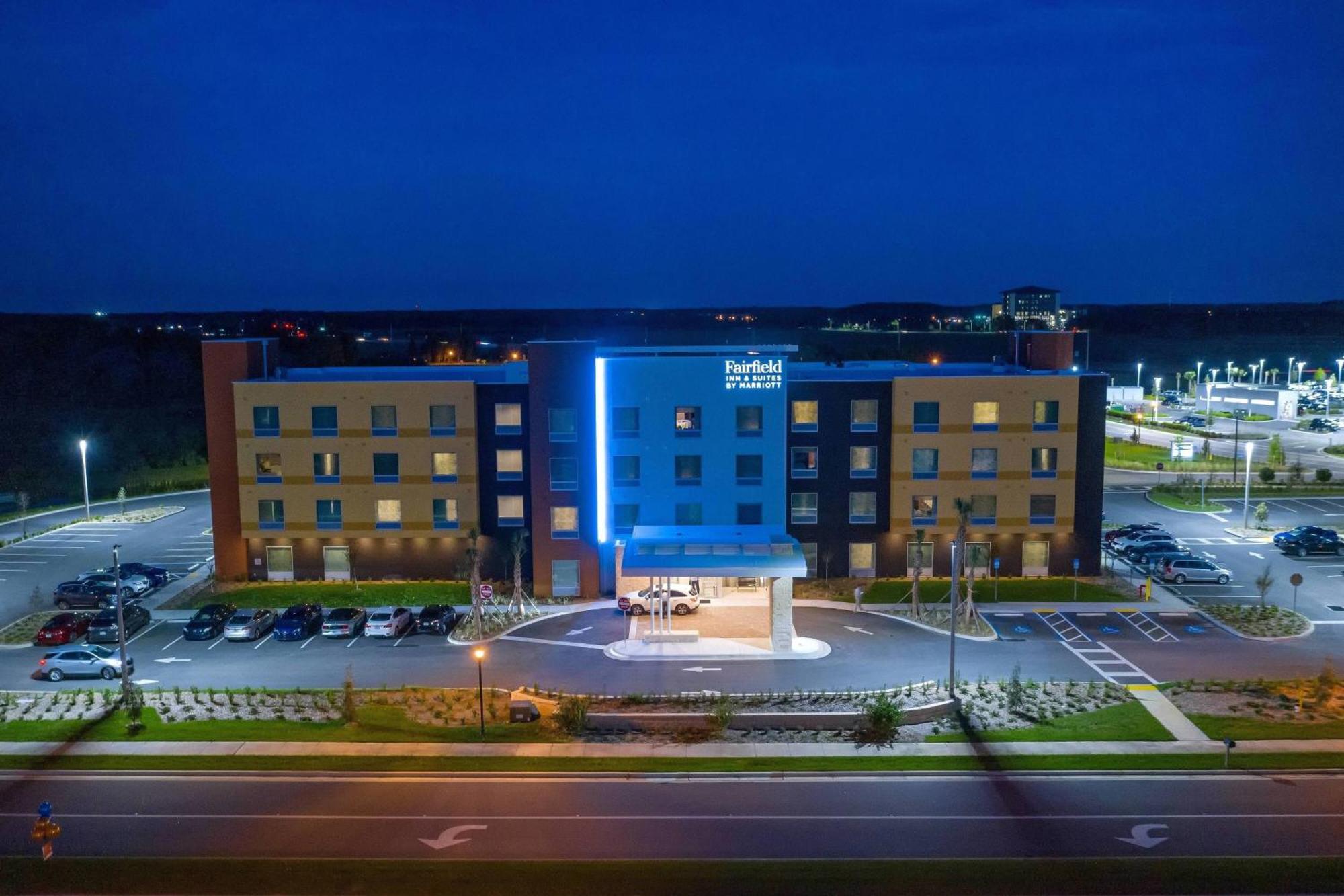 Fairfield Inn & Suites By Marriott Tampa Уесли Чапел Екстериор снимка